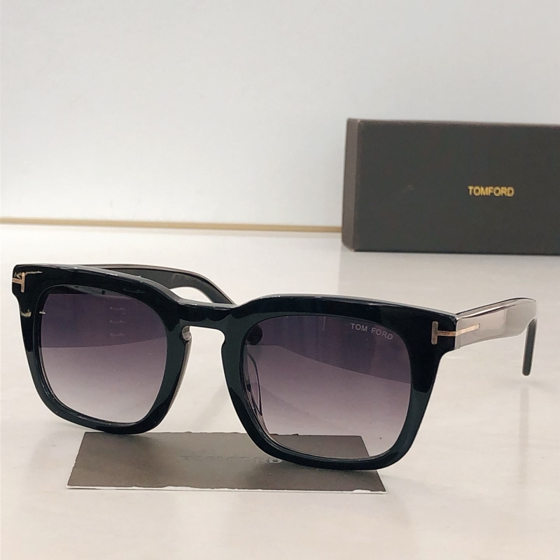 TOM FORD